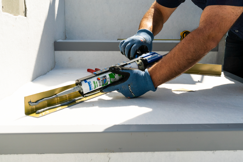 Flex 310 M® Classic MS-Polymer | MS polymer-based elastic adhesive for versatile use