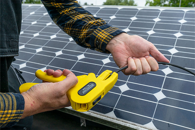 solar panel, panel array, photovoltaic, monocrystalline, handheld tool