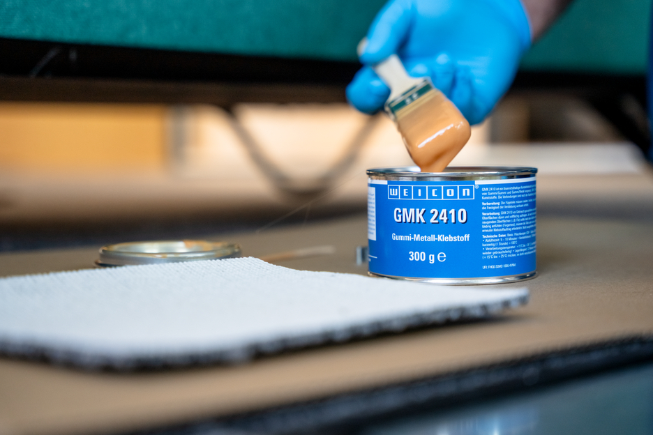 GMK 2410 Contact Adhesive | high-strength and fast-curing 1C rubber-metal adhesive