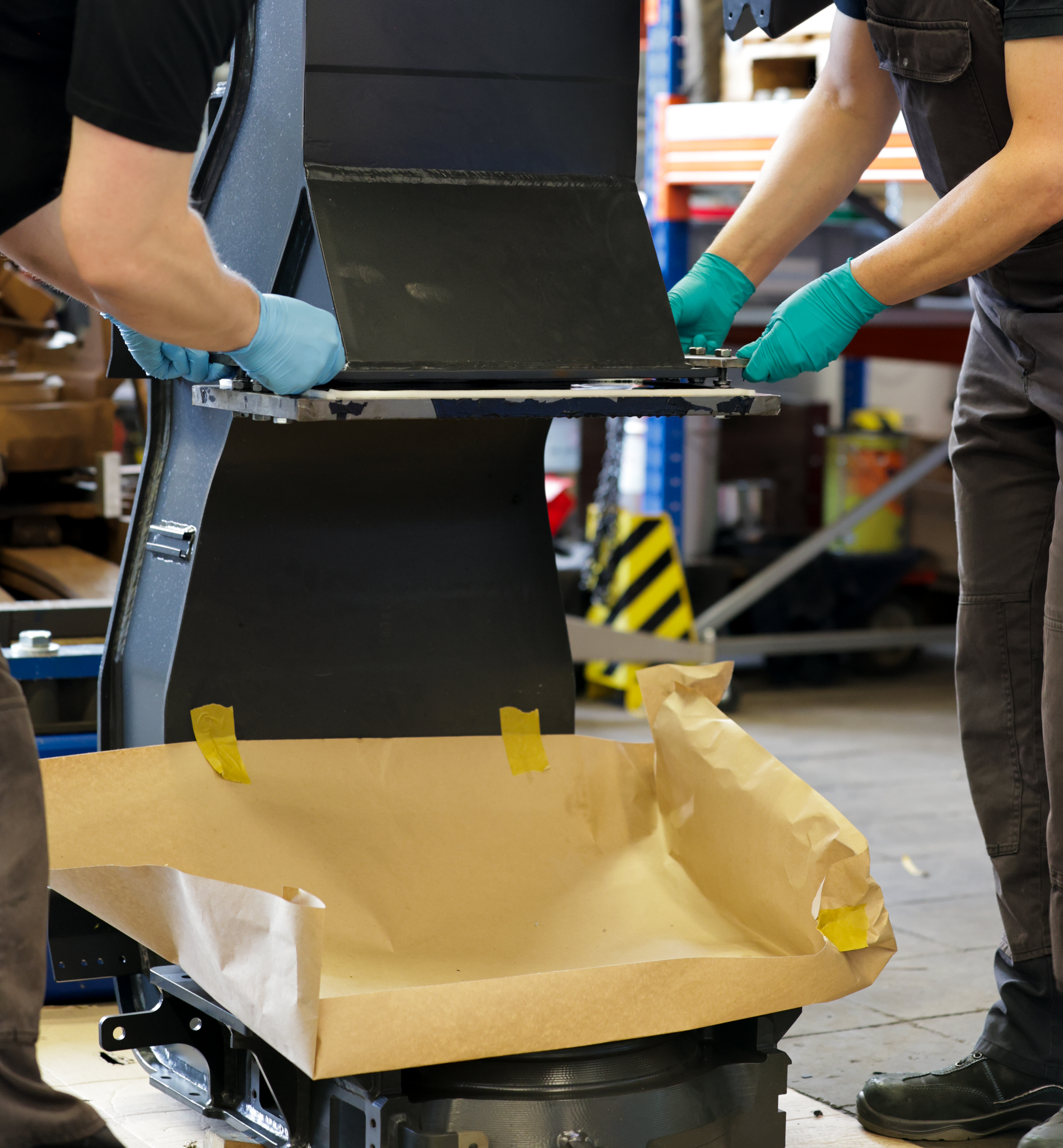 WEICON WR | steel-filled liquid epoxy resin system for casting and gap compensation