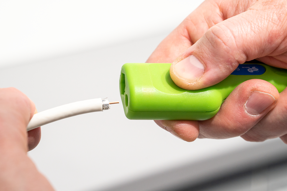 Coax-Stripper No 1 F Plus Green Line - suitable for F-screw connectors | Sustainable stripping tool I for skinning and stripping coaxial cables incl. untwisting aid
