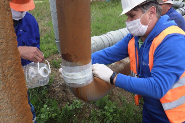 construction, pipe, downspout, orange, gloves