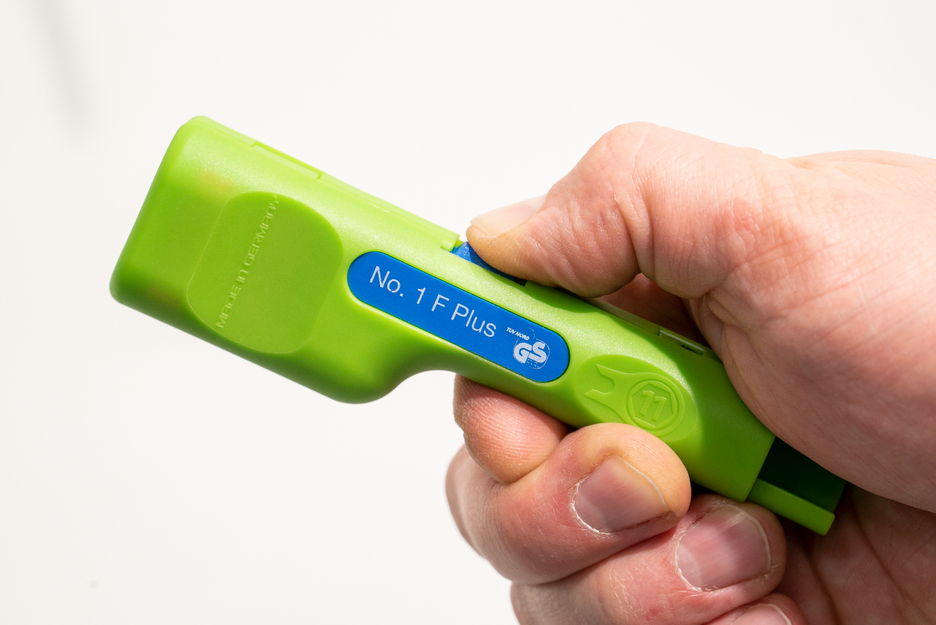 Coax-Stripper No 1 F Plus Green Line - suitable for F-screw connectors | Sustainable stripping tool I for skinning and stripping coaxial cables incl. untwisting aid