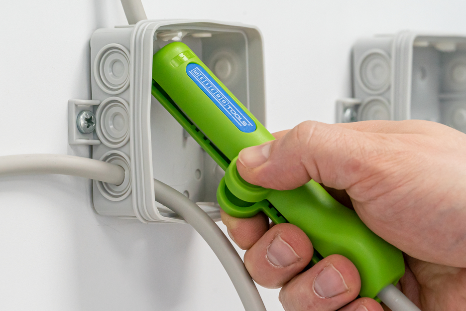 Round Cable Stripper No. 13 Green Line | Sustainable stripping tool I for stripping all common round cables I working range 6,0 - 13,0 mm Ø
