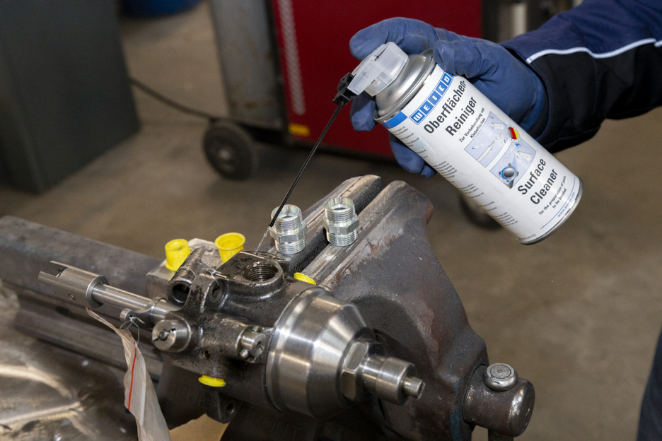 Surface Cleaner | for the pretreatment of bonding surfaces
