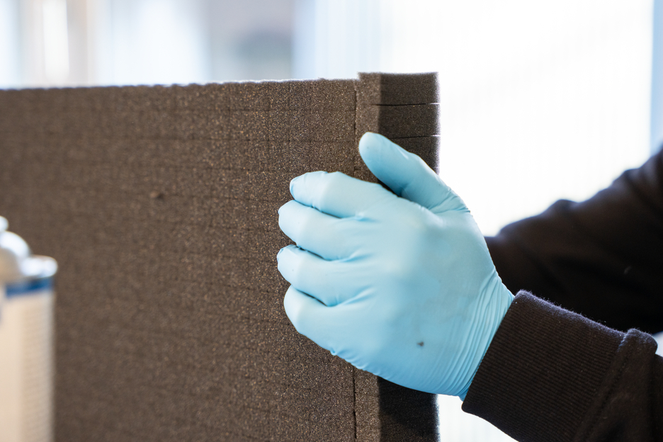 Adhesive Spray | sprayable contact adhesive, ideal for cardboard and paper